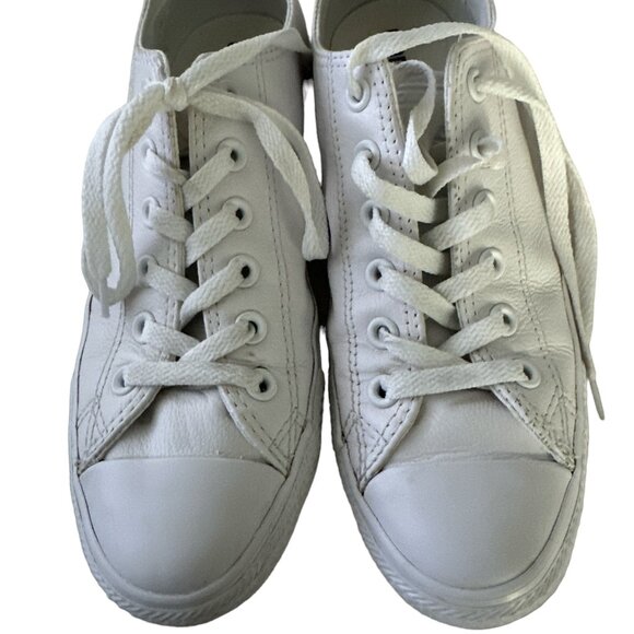 Converse White Leather Sneaker - EUC -  Unisex - W - 7.5 - Picture 2 of 6